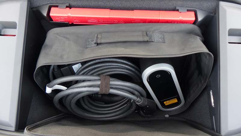 Illustration for article titled The Electric 2020 Porsche Taycan: What We Learned Over 400 Fast Miles
